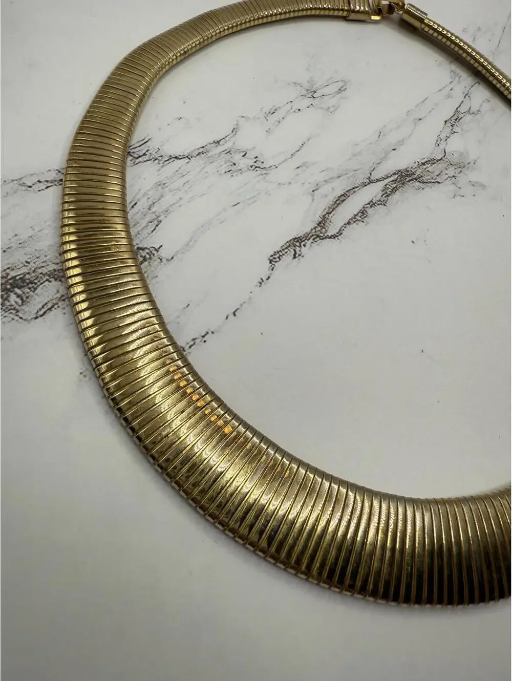 Vintage Golden Glamour Ribbed Collar 13” Necklace - Picture 2 of 6